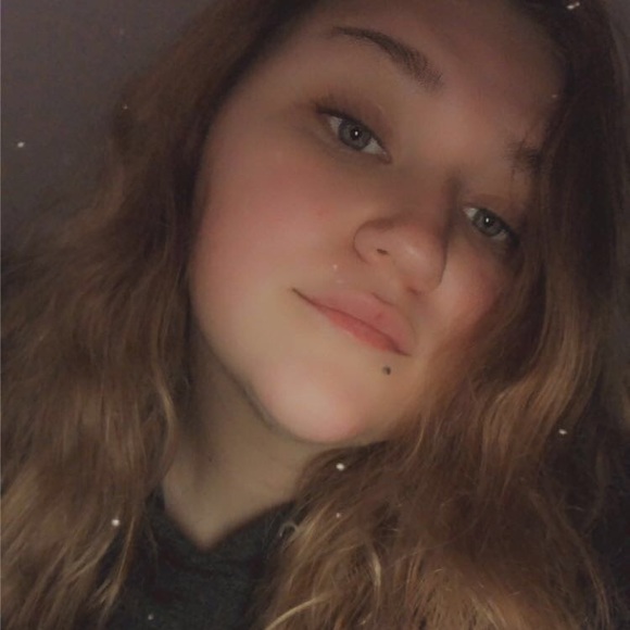 Profile Picture of Haley Kramer (@kramerhaley47) on Poshmark