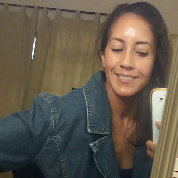 Profile Picture of Leilani Boyd (@lbbeacham) on Poshmark