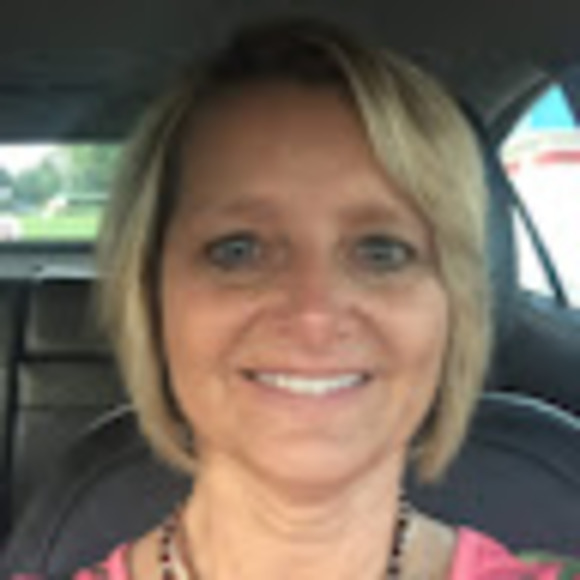 Profile Picture of Shelley Schnepper (@schneppers) on Poshmark