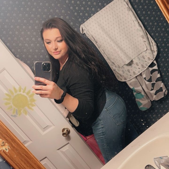 Profile Picture of Cass💋 (@cassidy_hefner28) on Tiktok