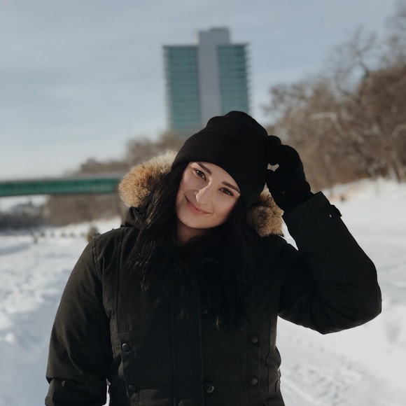 Profile Picture of Alyssa Kostek (@lyskost) on Poshmark