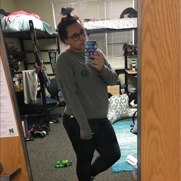 Profile Picture of Brooke Albracht (@br00k3_2020) on Poshmark