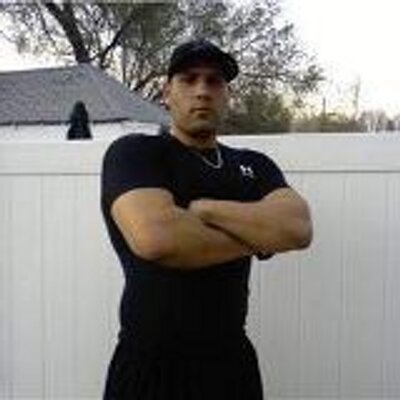 Profile Picture of Devin Keller (@Devinandconquer) on Twitter