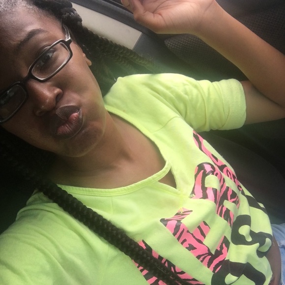 Profile Picture of Alexus Gordon (@lexxx_gee) on Poshmark