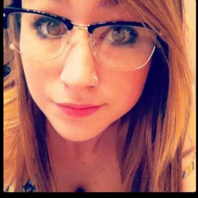 Profile Picture of Liz Pudlak (@FangsUp_PawsUp) on Twitter