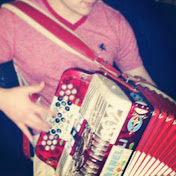 Profile Picture of Carlos Llamas (@LineaGoldenMusic) on Youtube