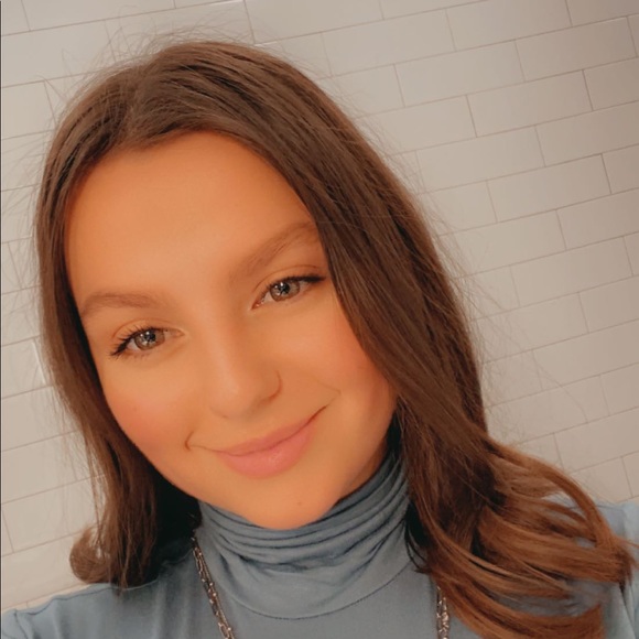 Profile Picture of Mamude Odza (@mamudeodza) on Poshmark