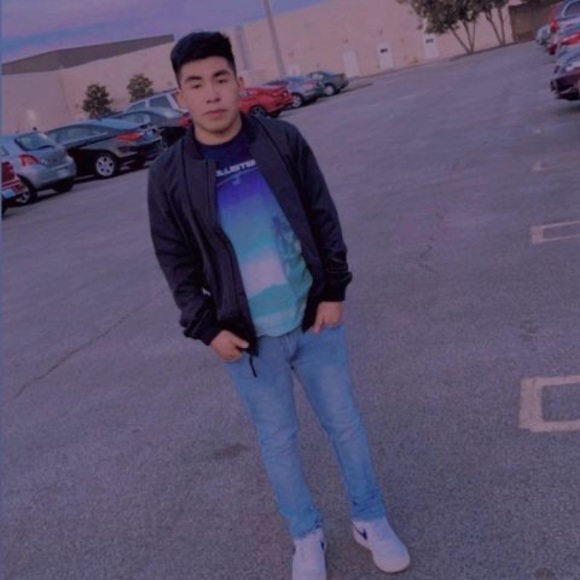 Profile Picture of Peter Gregorio (@petergregorio) on Poshmark
