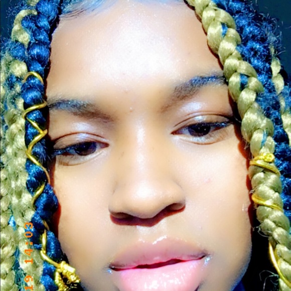 Profile Picture of Tesia Nealy (@siapooh123) on Poshmark