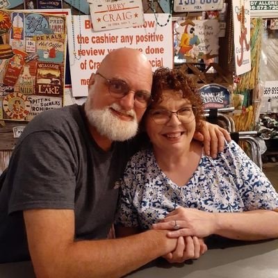 Profile Picture of Angie Putnam (@AngiePutnam8) on Twitter