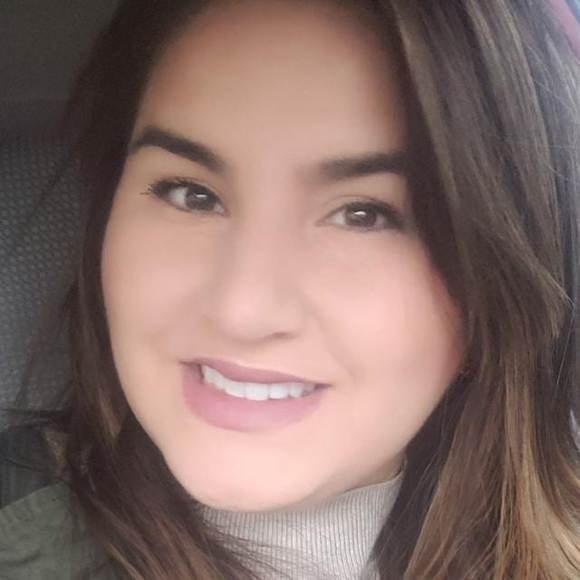 Profile Picture of Lorena Salinas (@lorenasalinas88) on Poshmark