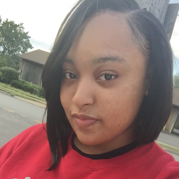 Profile Picture of Cortney Foster (@its_cortney_) on Poshmark