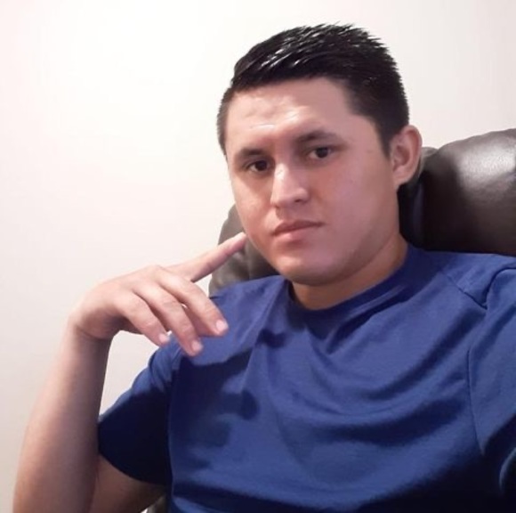 Profile Picture of Luis Alvarenga (@luisalvareng604) on Poshmark