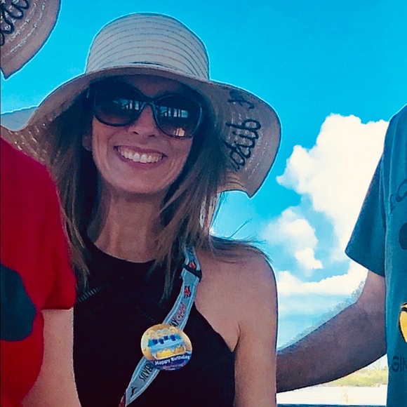 Profile Picture of Susan Gilbert (@georgiagilbert2) on Poshmark