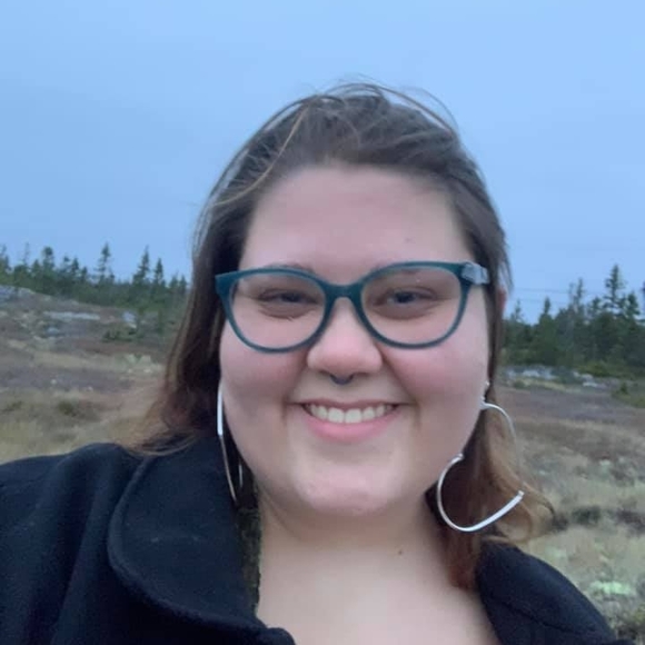 Lucy Boyum - Poshmark Profile Picture of Lucy Boyum (@flamingarrow3) on Poshmark