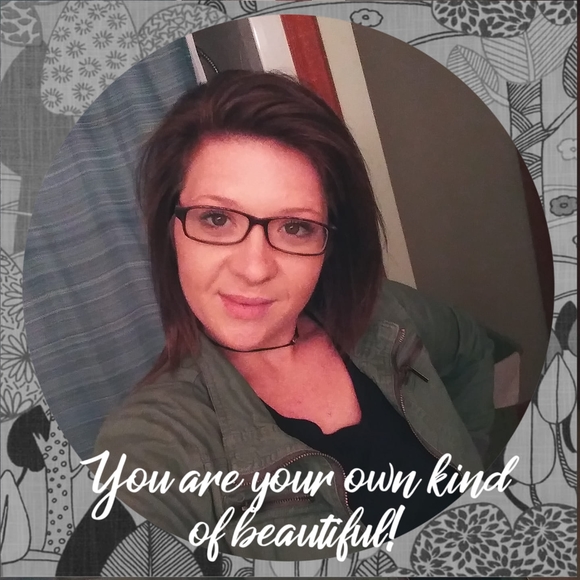 Profile Picture of Katelyn Starnes (@katelyn1457) on Poshmark