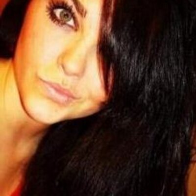 Profile Picture of Kate Vaughn (@b0ssykate) on Twitter