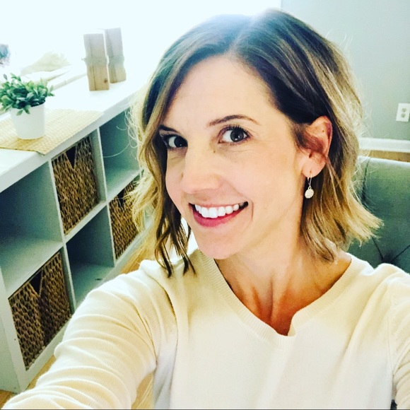 Profile Picture of Shawna Joyce (@shawna_joyce) on Poshmark