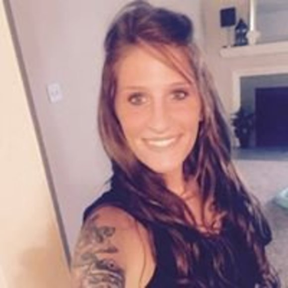 Profile Picture of Autumn Stephens (@audiebeth) on Poshmark