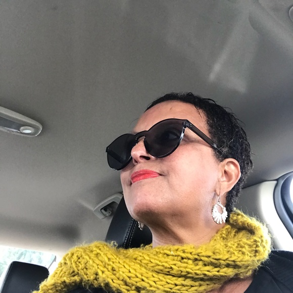 Profile Picture of Showa sahle Sahle (@shbay1) on Poshmark