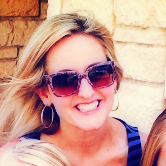 Profile Picture of Shelly Rafter (@rafterfam) on Poshmark