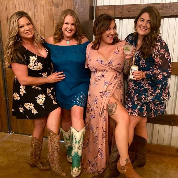 Profile Picture of Tori Trevethan (@toritrevethan) on Poshmark