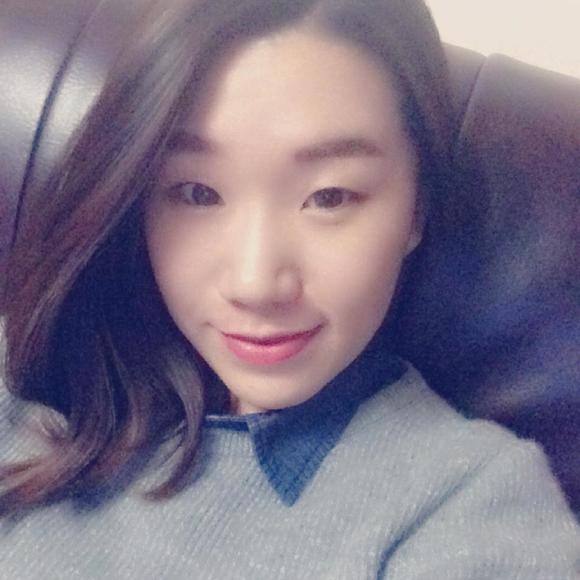 Profile Picture of Ye-seul Kim (@surieee) on Poshmark