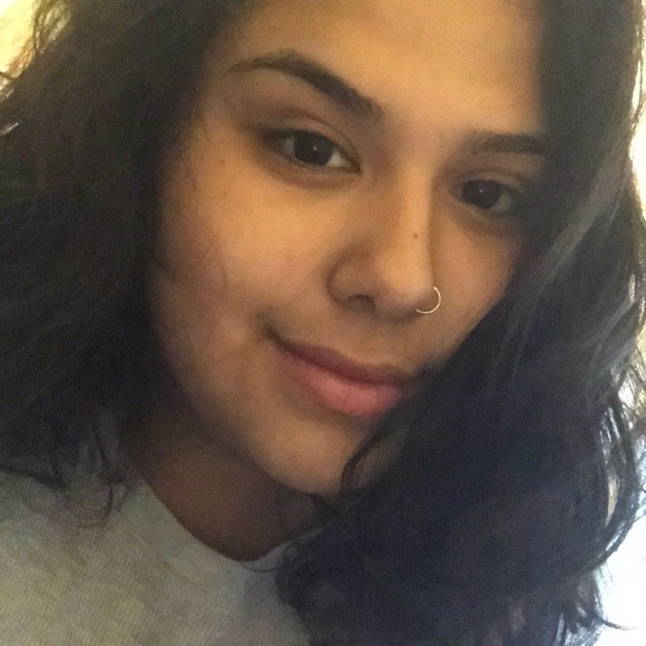 Roae Pastrana - Poshmark Profile Picture of Roae Pastrana (@rozay_123) on Poshmark