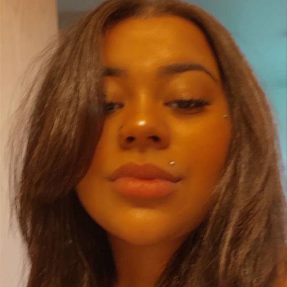 Profile Picture of Allanah Mitchell (@allanah3) on Poshmark