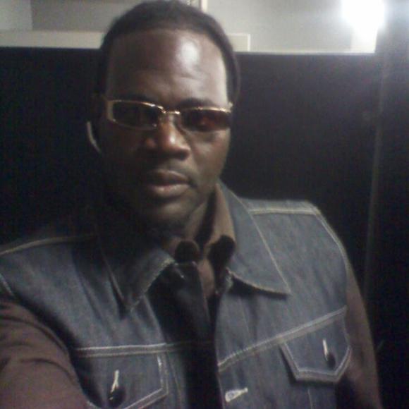 Profile Picture of Michael Gaskin (@mikegaskin082) on Poshmark