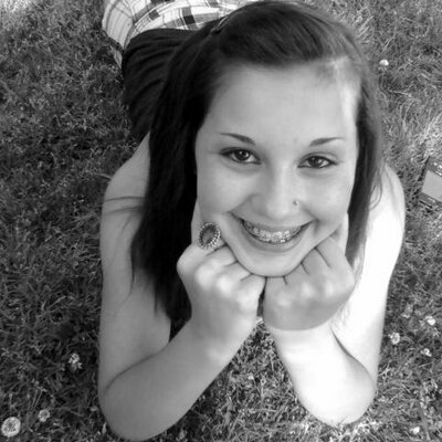 Profile Picture of Elizabeth Shultz (@lizzyscultz) on Twitter