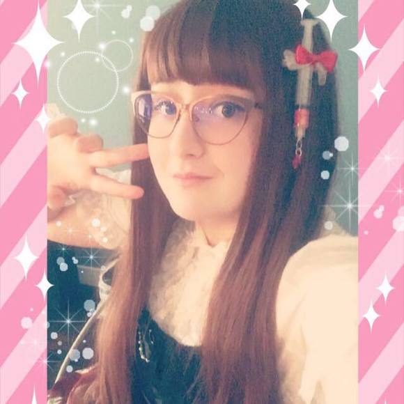 Profile Picture of Cleo Magnon (@dollg) on Poshmark