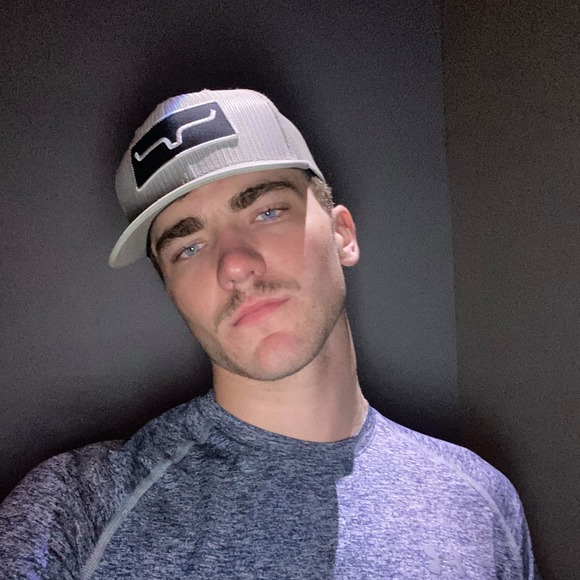 Profile Picture of Brandon Kurrass (@bzkurrass) on Poshmark