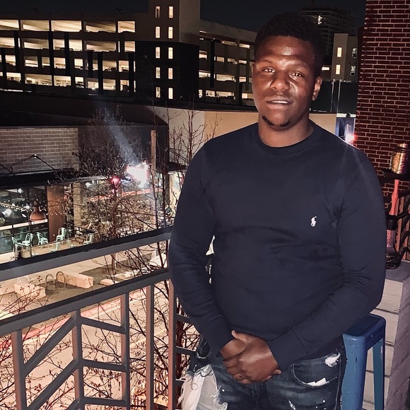 Profile Picture of Isaiah Sutton (@mannzay20) on Poshmark