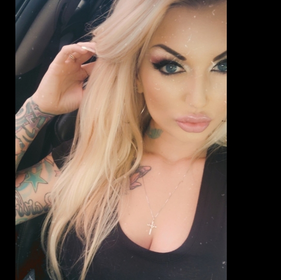 Profile Picture of Bree Moore (@bree_moore) on Poshmark
