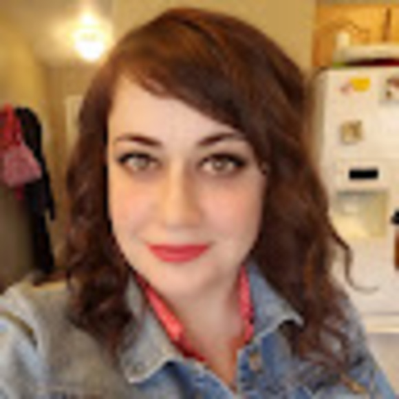 Profile Picture of Albina Neimarlija siripathane (@albina_n) on Poshmark