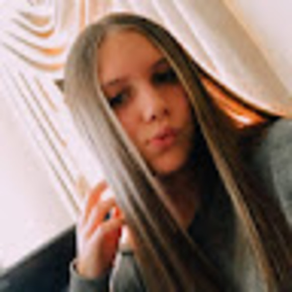 Profile Picture of Kate Malawer (@kmalawer) on Poshmark