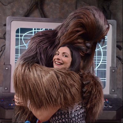 Profile Picture of Lara Holmes (@laramariaholmes) on Twitter