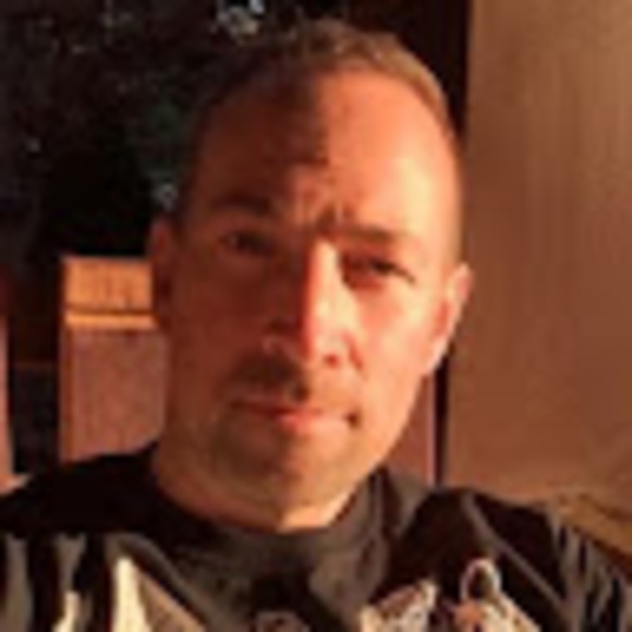 Profile Picture of Gerald Kowalsky (@gdkowalsk) on Poshmark