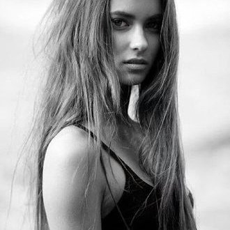 Renee Herbert - Twitter Profile Picture of Renee Herbert (@ReneeHerbert_) on Twitter