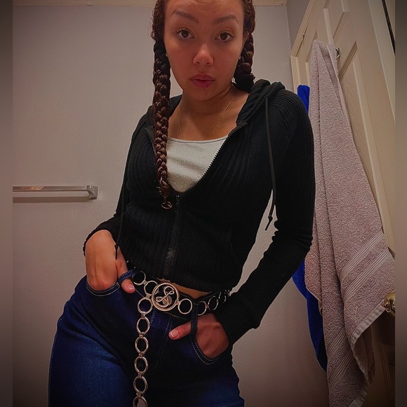 Profile Picture of Bryanna Gordin (@the_itgirl_99) on Poshmark