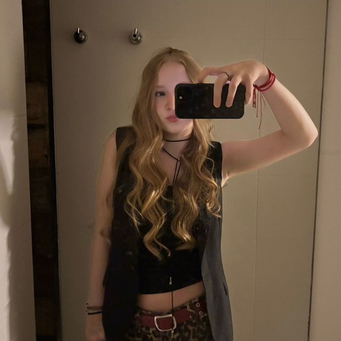 Profile Picture of juliana (@julirioos) on Tiktok