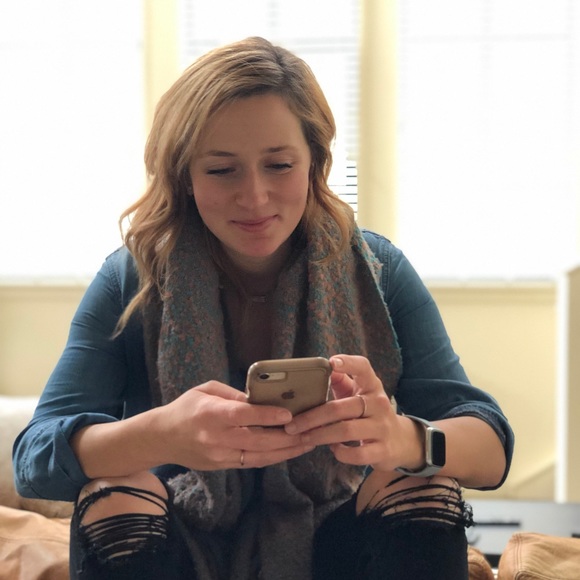 Profile Picture of Carlie Townsend (@carlietownsend) on Poshmark