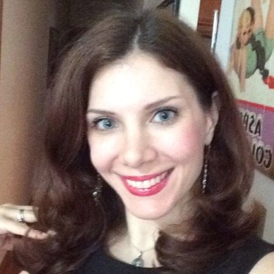 Profile Picture of Adrienne (@@AdrienneEC) on Twitter