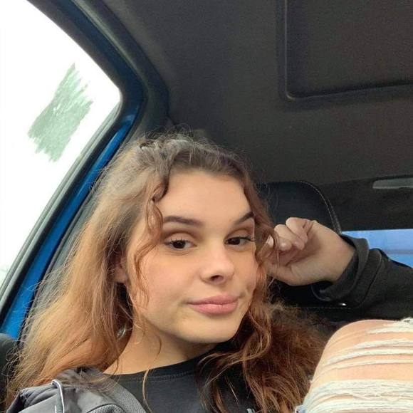 Profile Picture of Corrine Cusick (@corrinecusick) on Poshmark