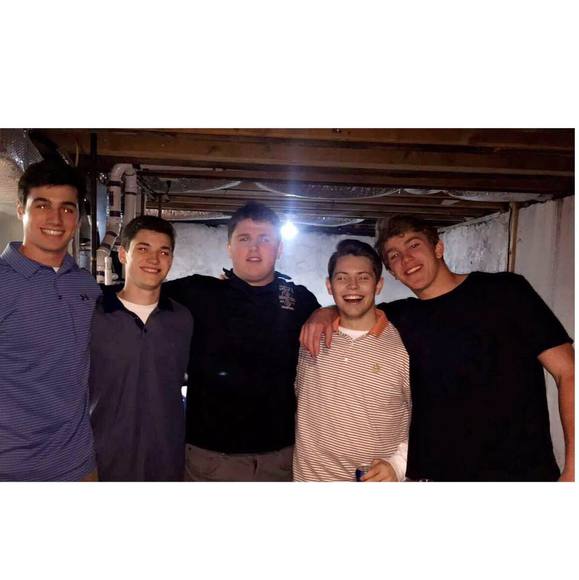 Profile Picture of Zach Feagles (@controler101) on Poshmark