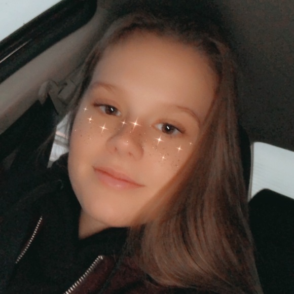 Profile Picture of Michaela Wiens (@michaela_wiens) on Poshmark