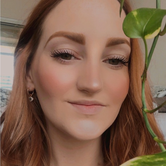 Profile Picture of Alexandra Patterson (@alexandrapat337) on Poshmark