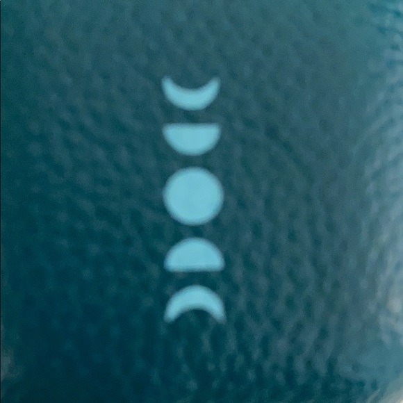 Profile Picture of Bennett Salsbury (@bpeachsals) on Poshmark