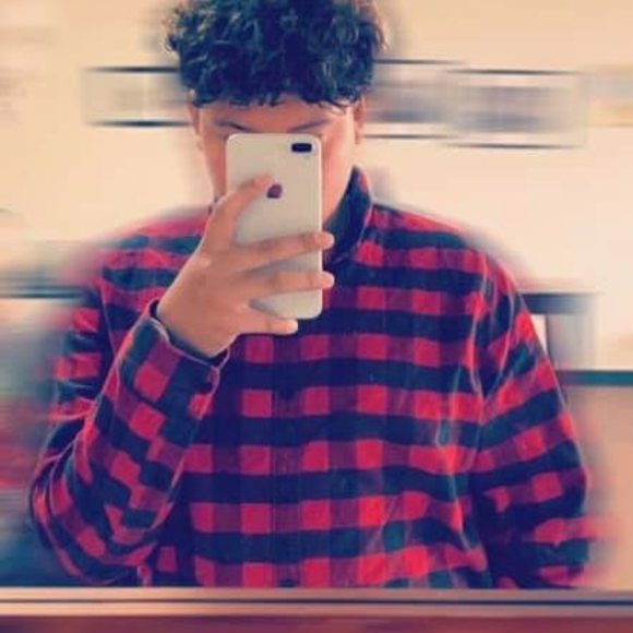 Profile Picture of Julio Peraza jr. (@julioperaza) on Poshmark